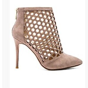 Tobi Pump by Raye in color Taupe.